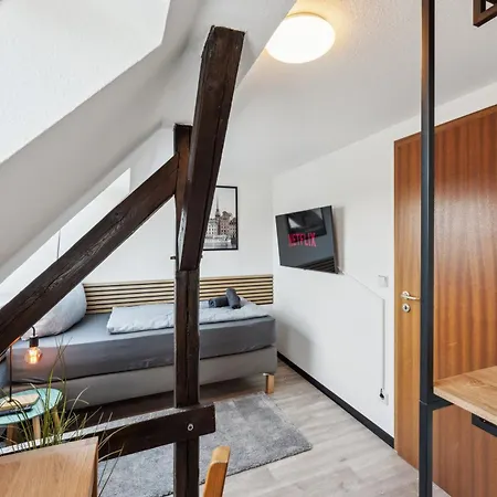 Premium Naumi 1, Kueche, Parkplatz, 3 Bedrooms Apartment Merseburg